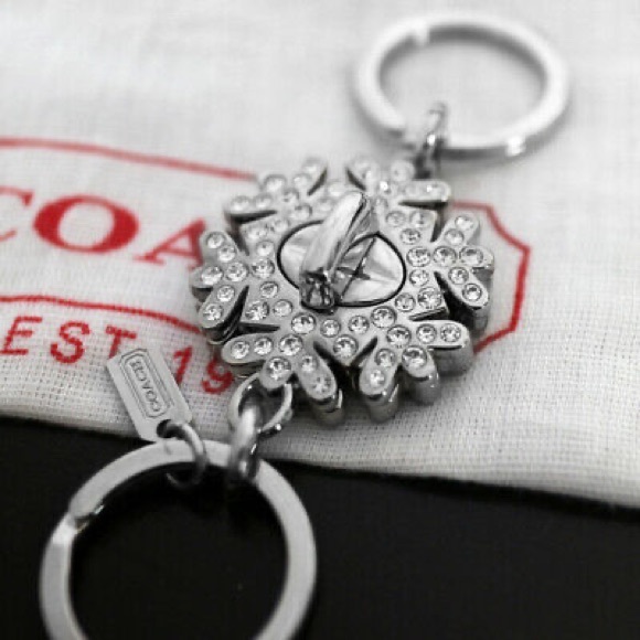 💞COACH NWB Crystal Snowflake Keychain 2-in-1💞